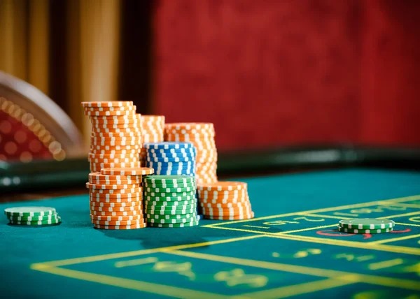 manisjp mobile app interface showing sports betting and casino options